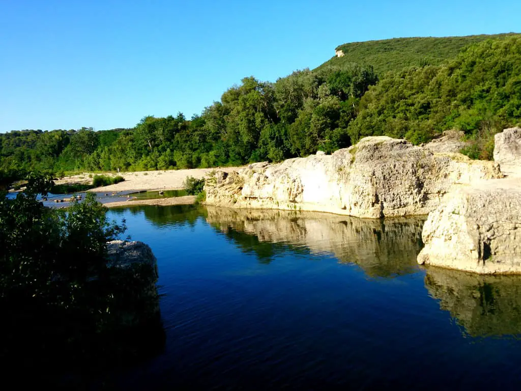 Klippen springen in Frankreich: Cascades du Sautadet