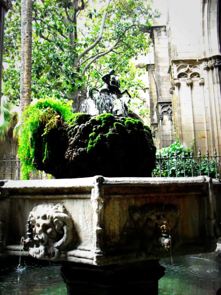 Die besten Sehenswürdigkeiten und Tipps für Barcelona; Im Bild: Kathedrale Barcelona