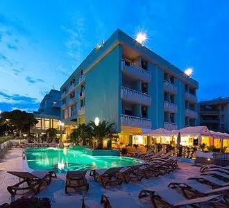 © Hotel Montecarlo