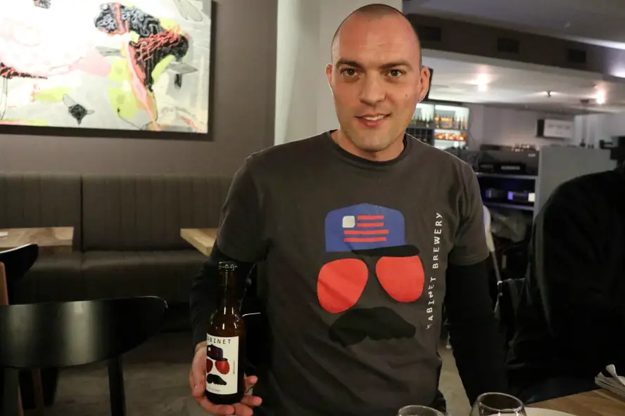 Craftbierverkostung veganes Essen Belgrad Serbien Balkan