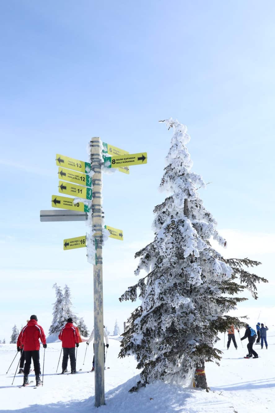 Winterurlaub in Serbien: Ski fahren am Dach von Serbien in Koaponik