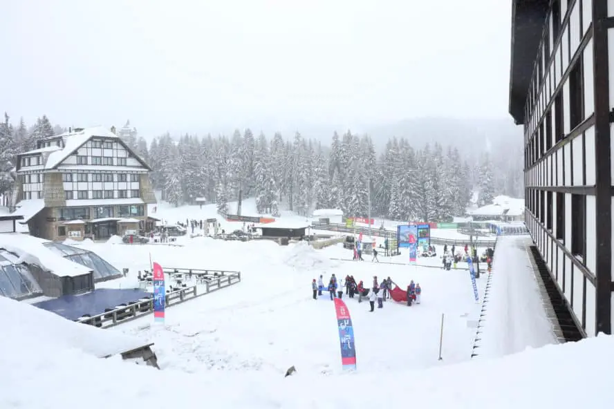 Winterurlaub in Serbien: Ski fahren am Dach von Serbien in Koaponik