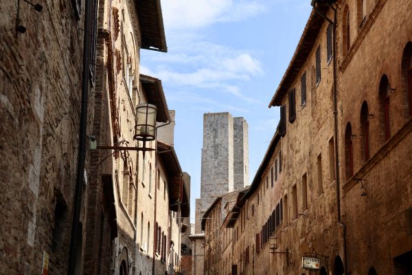 Blick auf die markanten Türme in San Gimignano, welche der Stadt den Namen Manhattan des Mittelalters eingebracht haben.