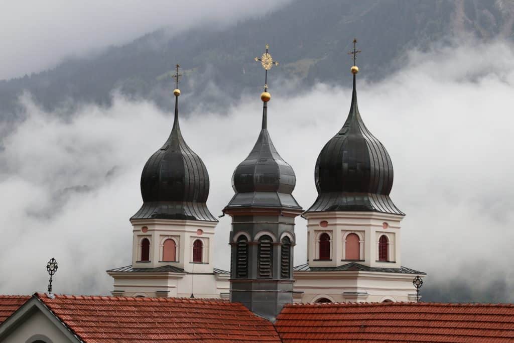 Übernachten im Kloster: Auszeit im Kloster Disentis in der Schweiz