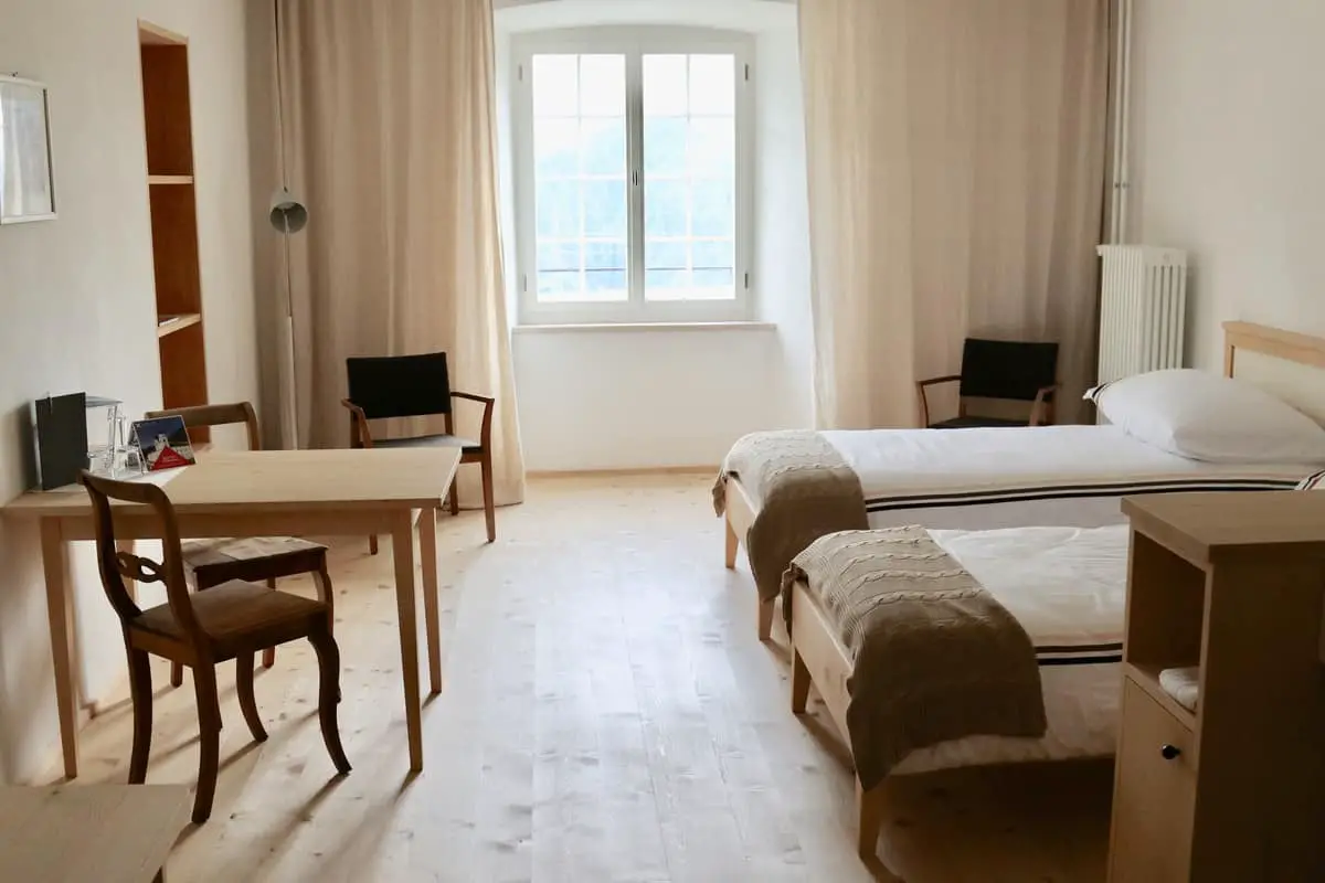 Übernachten im Kloster: Auszeit im Kloster Disentis in der Schweiz