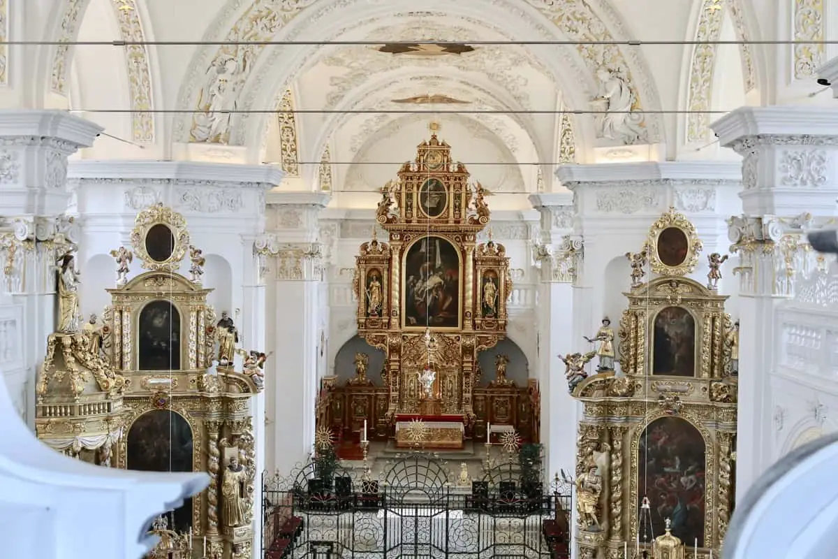 Übernachten im Kloster: Auszeit im Kloster Disentis in der Schweiz