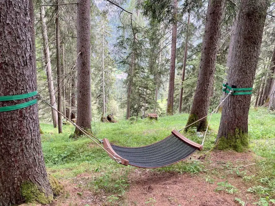 Holzgau im Lechtal: Wandertipps, Lüftlmalerei + Hoteltipp Pension Dorfstube