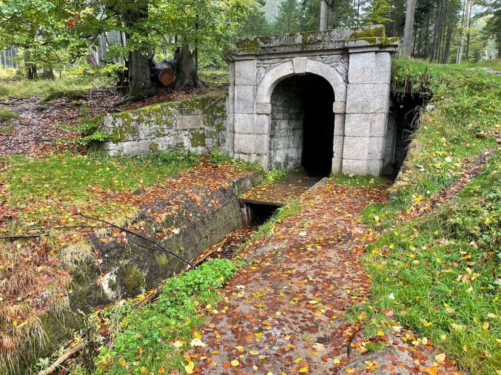 Radrouten in Südböhmen: EuroVelo 13, Moldau Radweg und Böhmisch Kanada