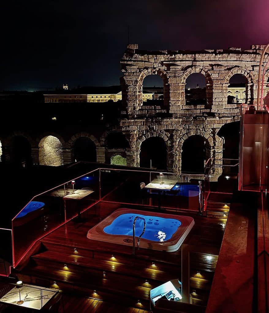 Blick von der Rooftop-Bar im Hotel Milano & Spa auf die Arena di Verona