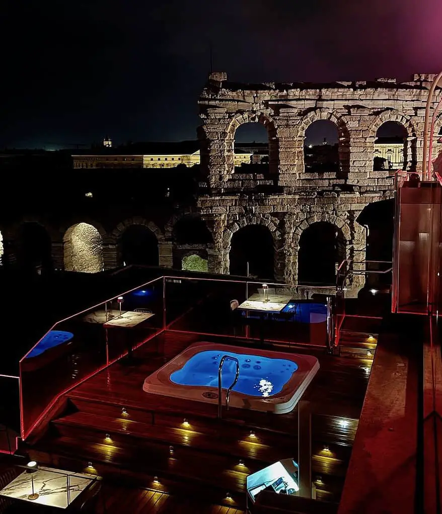 Blick von der Rooftop-Bar im Hotel Milano & Spa auf die Arena di Verona