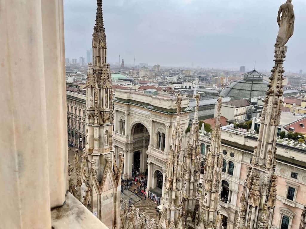 Blick von der Domterrasse auf Mailand