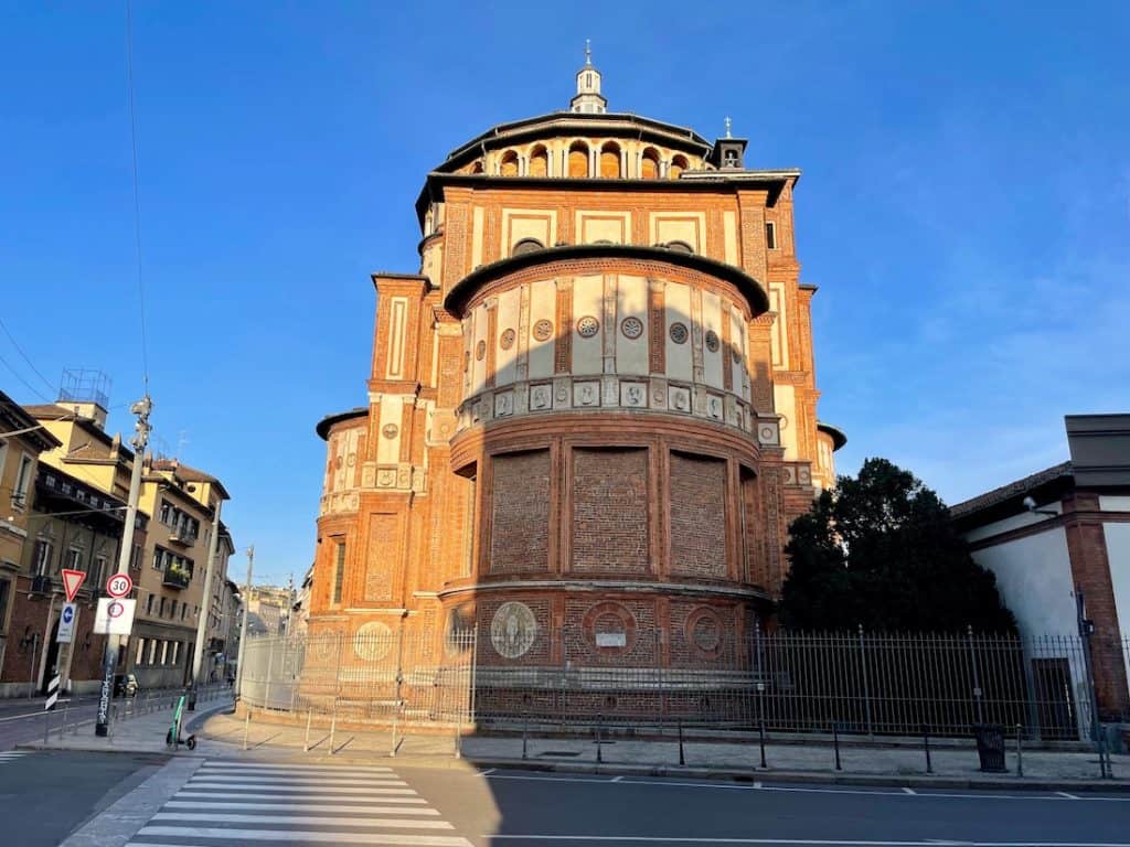 Außenansicht der Santa Maria delle Grazie Kirchen in Mailand