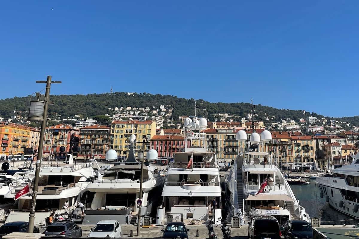 yachten im port Lympia in Nizza