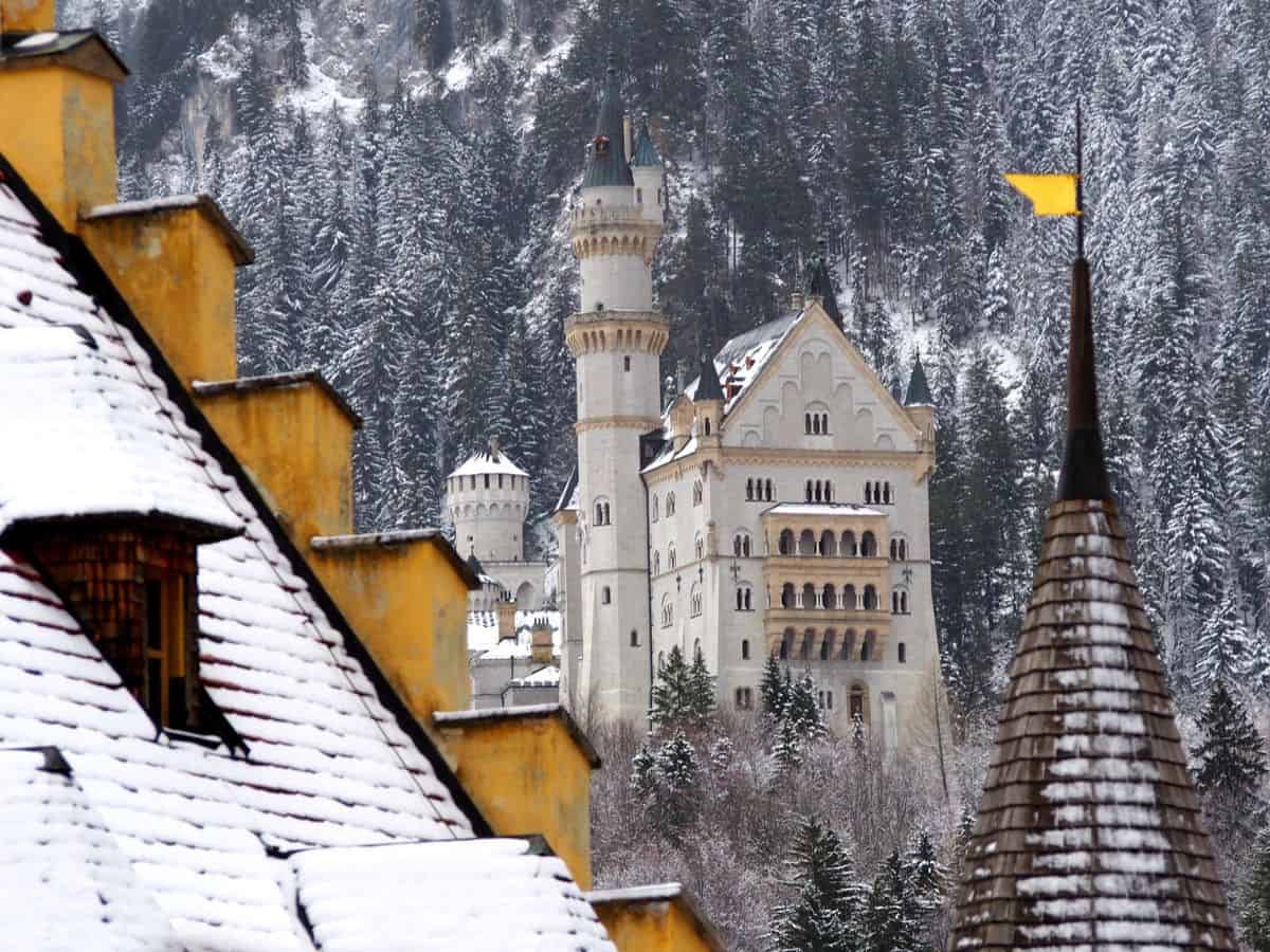Local's guide with tips for visiting Neuschwanstein Castle in Germany