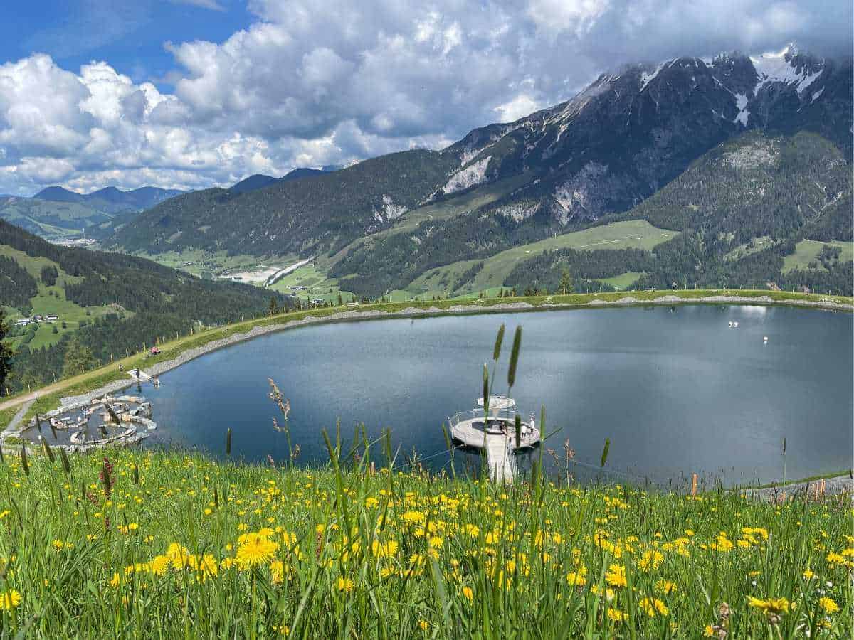 Am Asitz, dem Berg der Sinne ist für Jung und Alt etwas geboten. Hier am Speichersee dreht sich alles um das "Stille Wasser".
