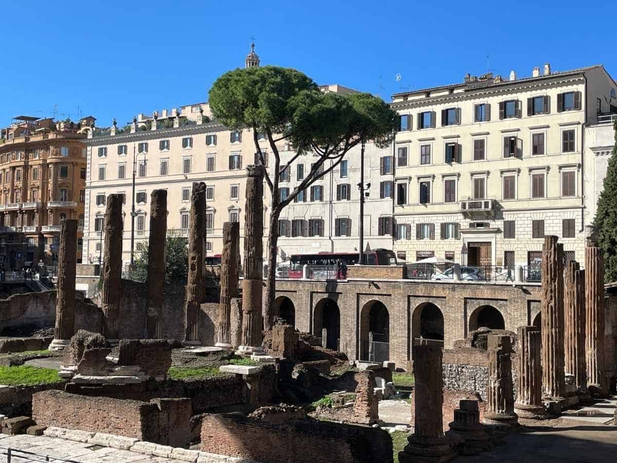 Largo di Torre Argentina in Rom, wo Cäsar ermordet wurde.