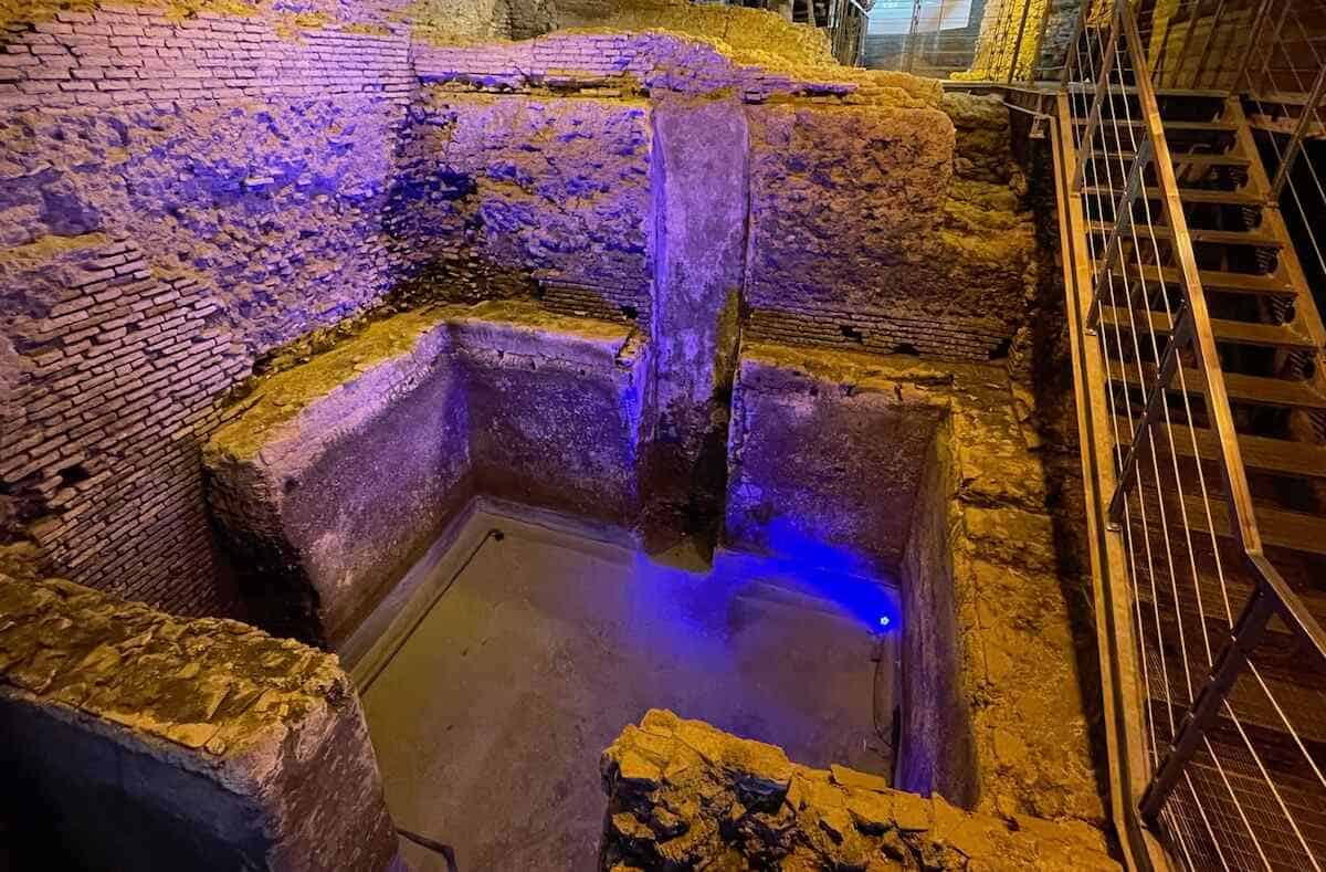 Rom Geheimtipp: Stadt des Wassers unter dem Trevi-Brunnen Gebiet
