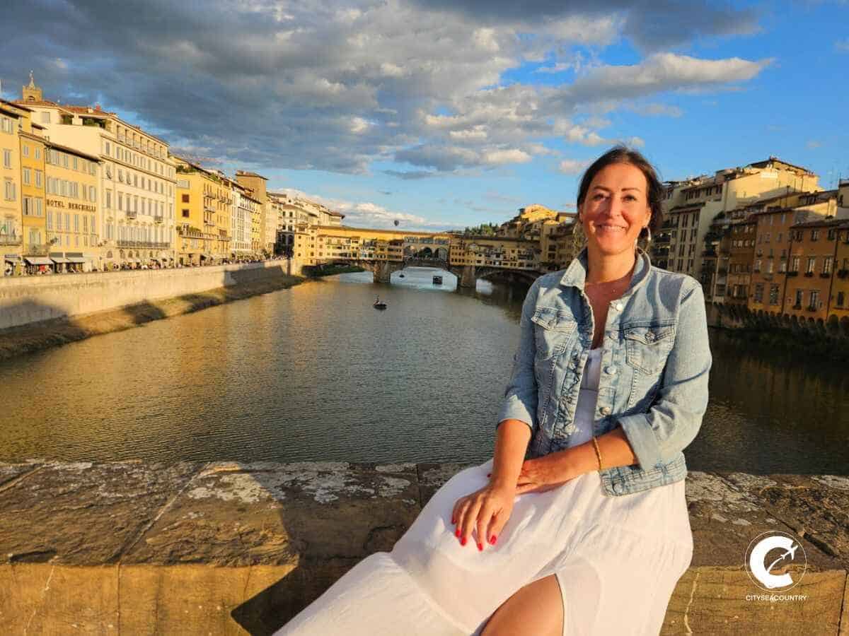 Autorin Christina von Cityseacountry in Florenz vor der Ponte Vecchio